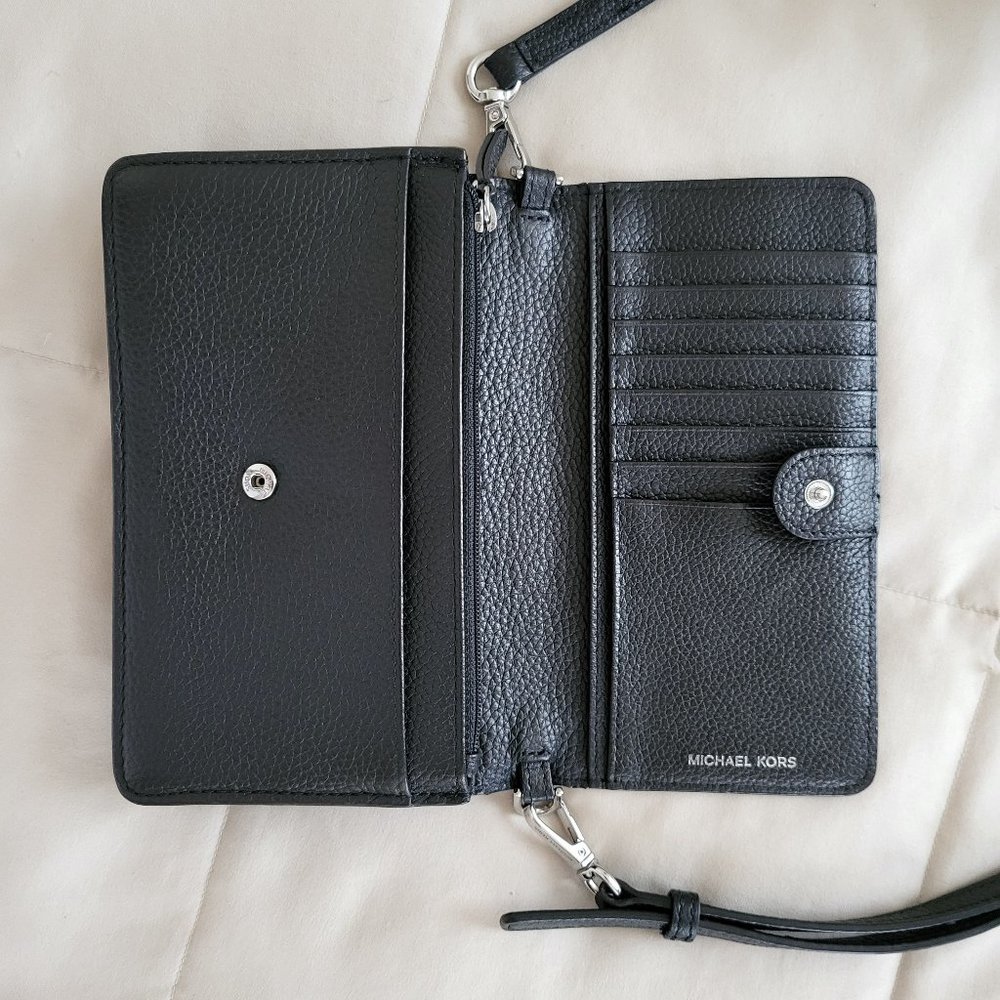 Michael Kors MOTT wallet crossbody